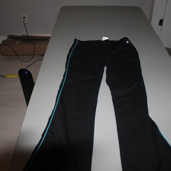 Black Danskins Athletic Pants Size Medium New - Picture 1 of 5